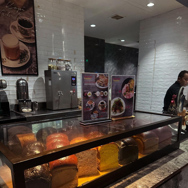 ⭐⭐⭐⭐⭐  A Perfect Blend of Mediterranean and Local Flavours Near KLIA 1!
