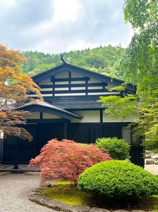 🏯 Kakunodate: Where Samurai Ghosts Walk Beneath 400 Cherry Trees!