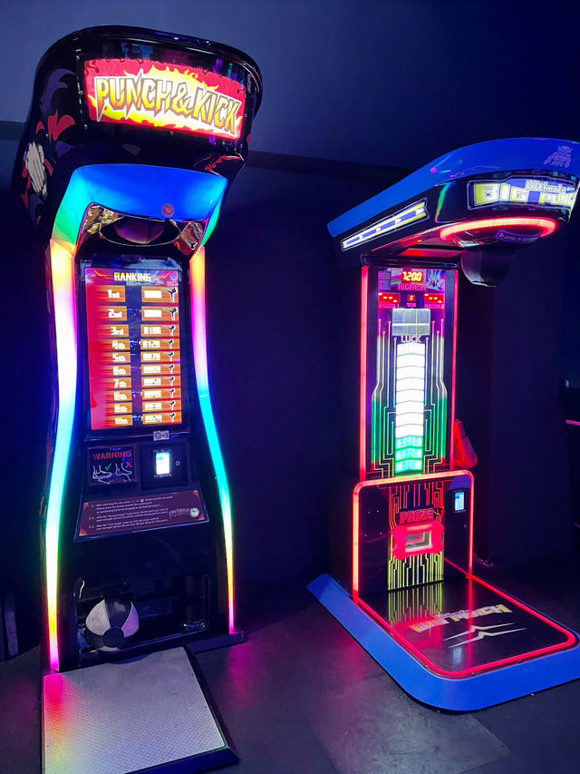 “Light Up Your Game at Supreme Bowl – A Unique Bowling Experience!”