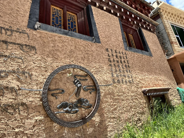 🏔️ Immerse in Tibetan Slow Life at 勒通古镇 (Letong Ancient Town), Litang