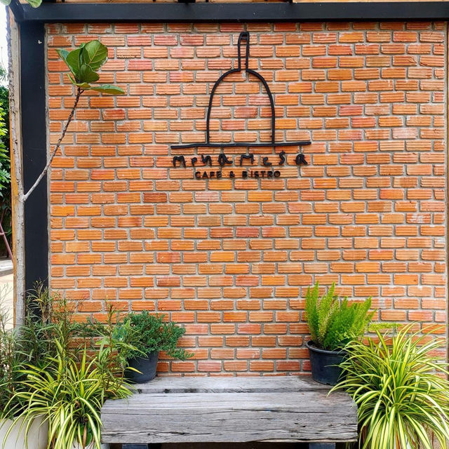 Mena Mesa Cafe & Bistro - มหาสารคาม