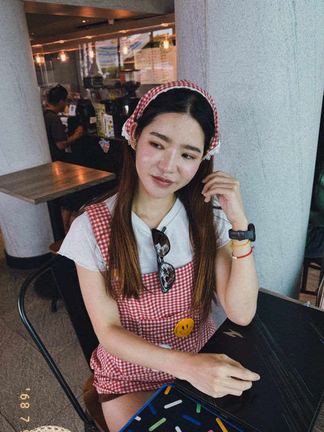 Click Cafe' มาคลิกใจกันดีกว่า คาเฟ่บางแสนแนะนำ !! 