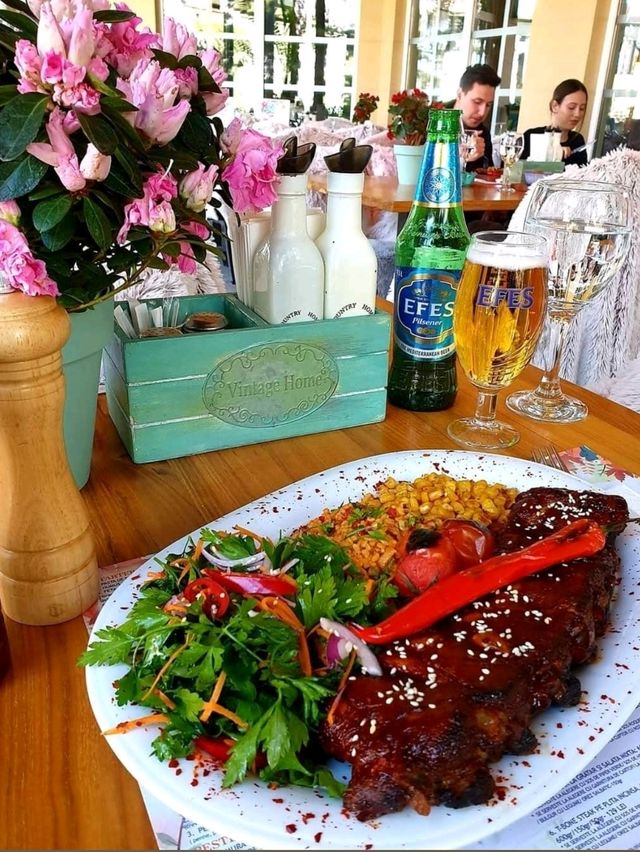 부저우의 푸른 안식처: Garden Restaurant