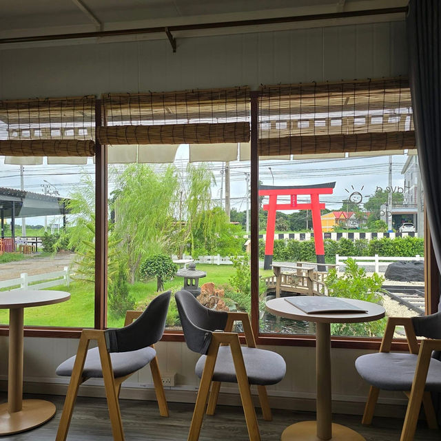 🌙☕ Moon Space Café – คาเฟ่มินิมอลสไตล์ญี่ปุ่น