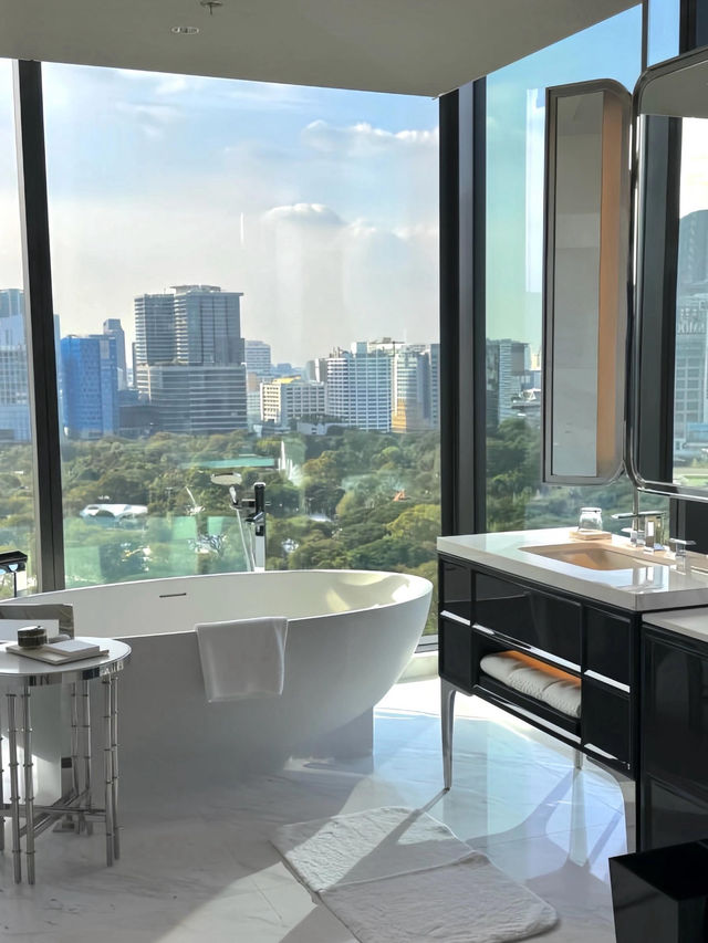 Ritz-Carlton Bangkok 🥘 🏨 