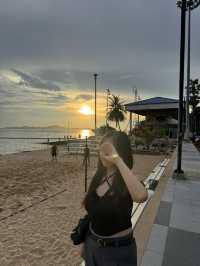 🏖️ “หาดจอมเทียน…ธรรมชาติสงบ งบเบา ๆ แต่ฟินเกินราค