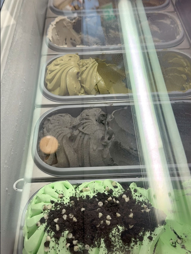 Chinatown’s Best-Kept Café Secret with Ice Cream and Lounge Vibes