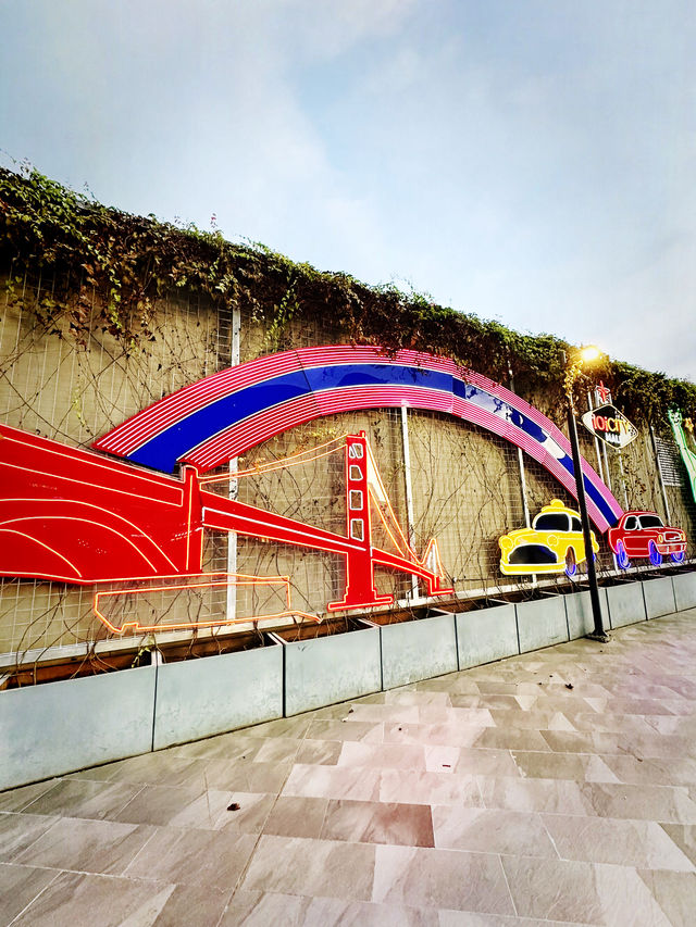夜風と光が奏でる癒しの散歩道！IOI City MallのThe Symphony Walk Eastへ