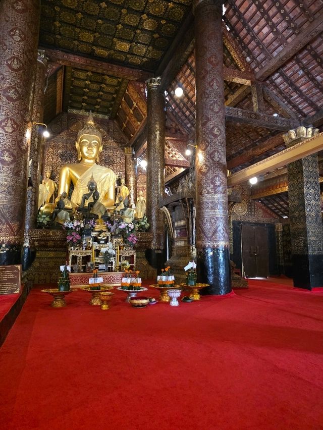 ที่เที่ยว วัดเซียงทอง ที่หลวงพระบาง