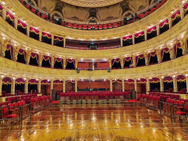【宮殿のような劇場で芸術に浸る】スウォヴァツキ劇場🎭🏰