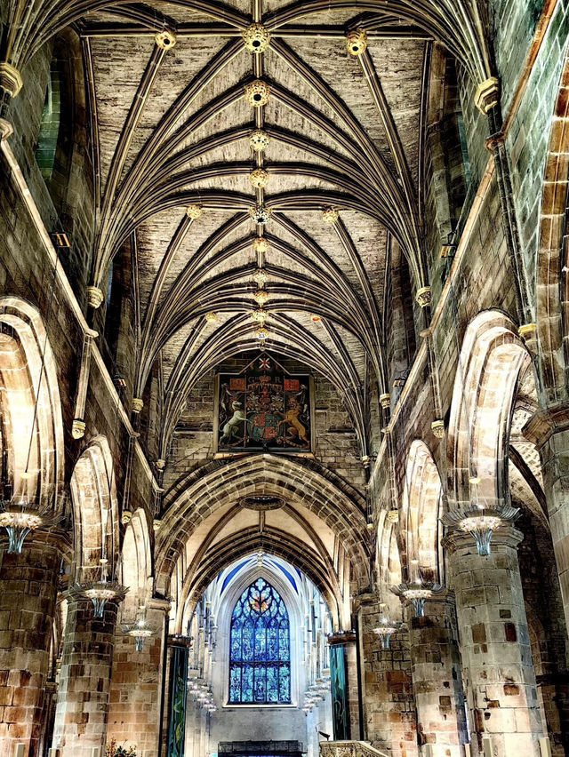 St. Giles’ Cathedral – The Crown Jewel of Edinburgh’s Royal Mile St. Giles’ Cathedral – The Crown Jewel of Edinburgh’s Royal Mile