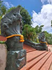ซุ้มประตูเสาหิน วัดสมเด็จภูเรือมิ่งเมือง