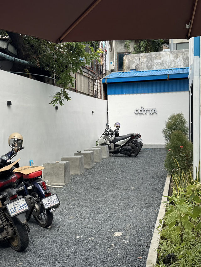 Your cozy corner in Phnom Penh - Cotta cafe and pastry 