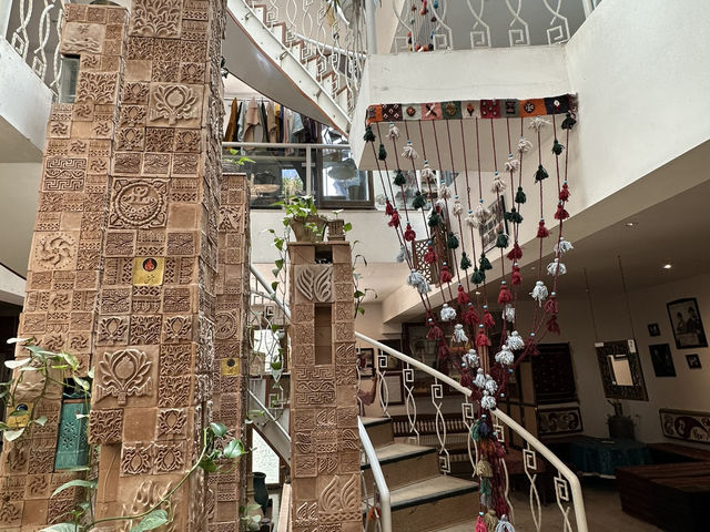 🌟 Sarv Restaurant – Near the Fire Temple, Yazd 