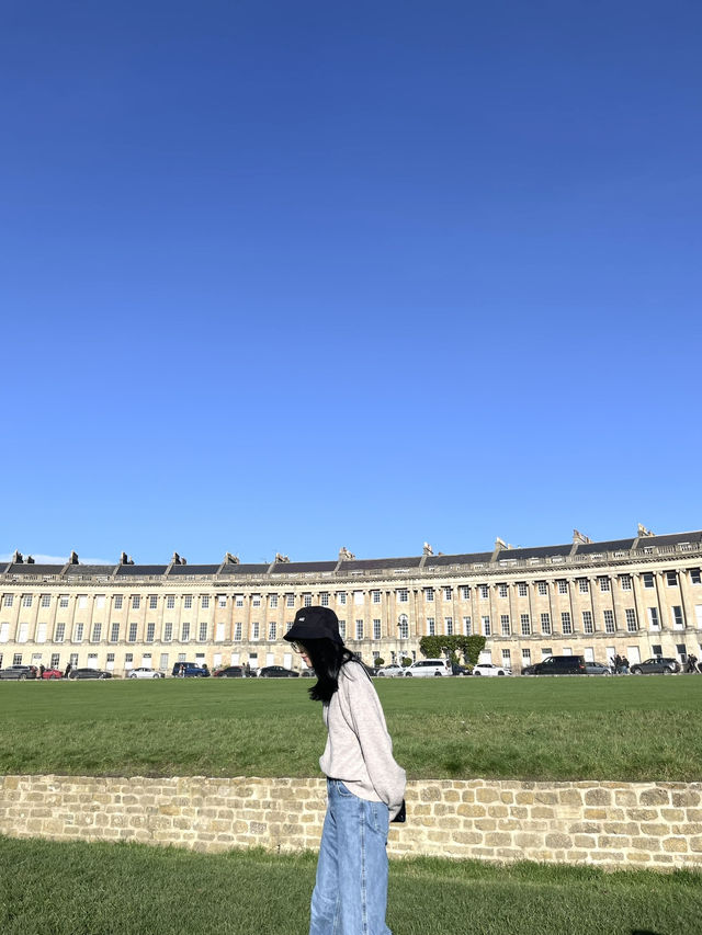 🏛️🌿 The Royal Crescent สถาปัตยกรรมโค้งสุดคลาสสิก