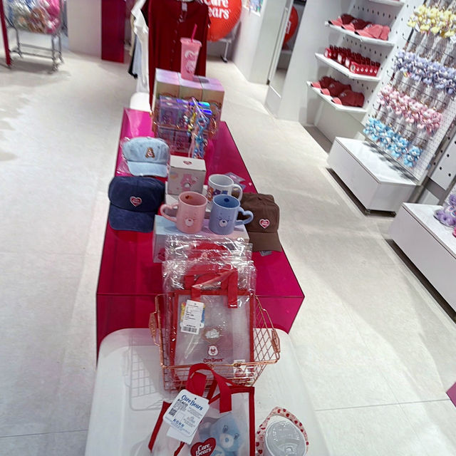🌈【Care Bears 台北東區快閃店 · 彩虹驚喜】🌈