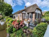 The Tranquil Life in Giethoorn