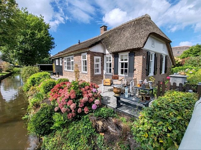 The Tranquil Life in Giethoorn