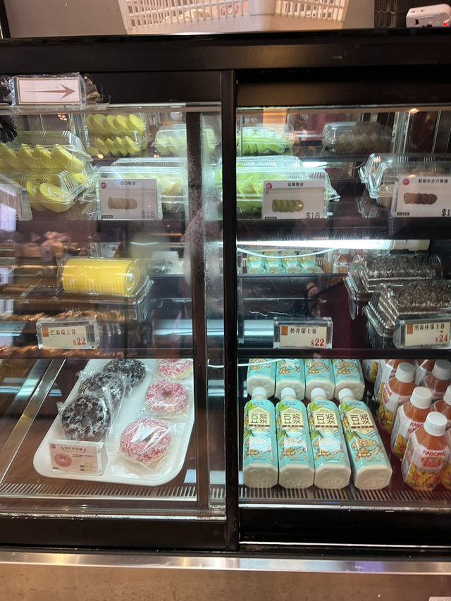 咖啡、蛋糕與烘焙專門店@85°C