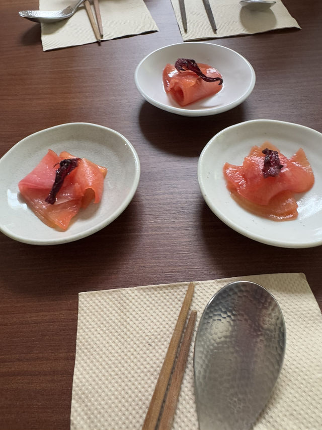 馬祖南竿|西尾半島物產店:油漬淡菜、抹醬輕食到紀念款餐盤,品嚐海島最純粹的味覺記憶 馬祖南竿|西尾半島物產店:油漬淡菜、抹醬輕食到紀念款餐盤,品嚐海島最純粹的味覺記憶