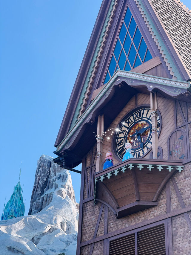 Arendelle Village at Hong Kong Disneyland ❄️
