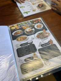 SMALL HiLL Cafe