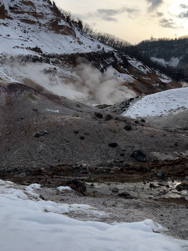 หุบเขานรกจิโกกุดานิ (Jigokudani )