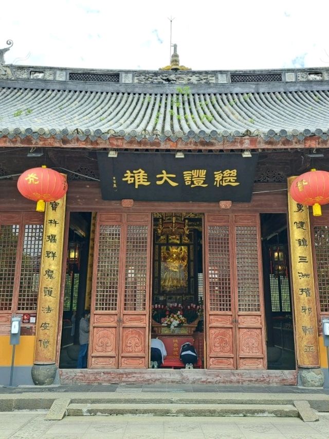 Longhua Temple เซี่ยงไฮ้ วัดเก่าแก่แห่งเมืองมังกร Longhua Temple เซี่ยงไฮ้ วัดเก่าแก่แห่งเมืองมังกร