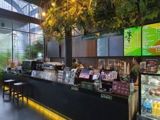 Кафе Amazon рядом с Ванг Ной