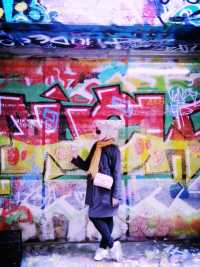 Melbourne’s Iconic Graffiti Alley: Street Art Vibes in the CBD 🎨🔥