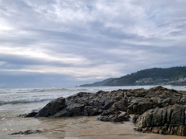 Karon Beach's Dreamy Sunset Vibes in Phuket 🌅✨