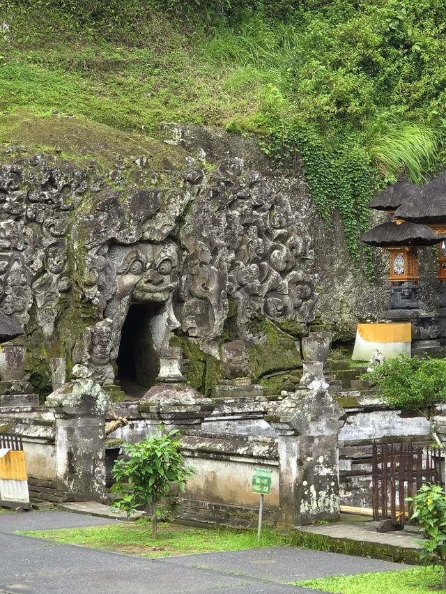 พามาดู “ถ้ำช้าง” สุดขลังและทรงพลัง ที่เกาะบาหลี🇮🇩