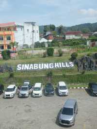 Stay dengan View Gunung Sinabung di Sinabung Hills Berastagi