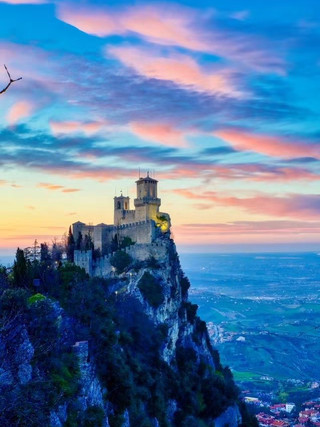 A Mysterious Ancient Country Hidden in the Italian Mountains — San Marino!