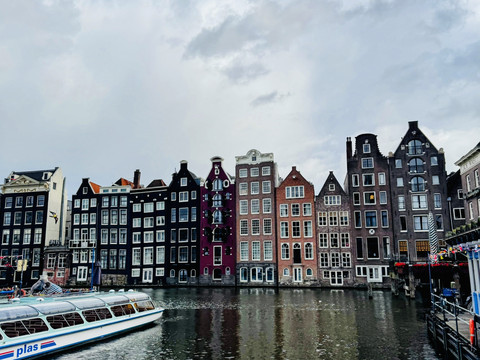 Exploring the Netherlands, Belgium, and France on Foot: Collecting