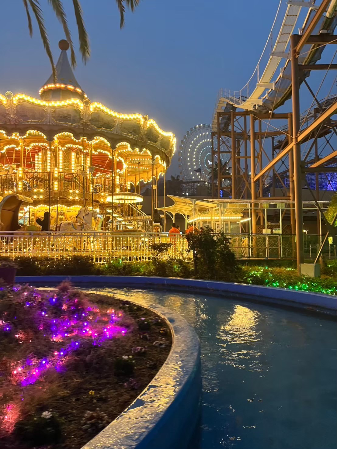 在枚方公園享受夢幻之夜。光之遊樂園。