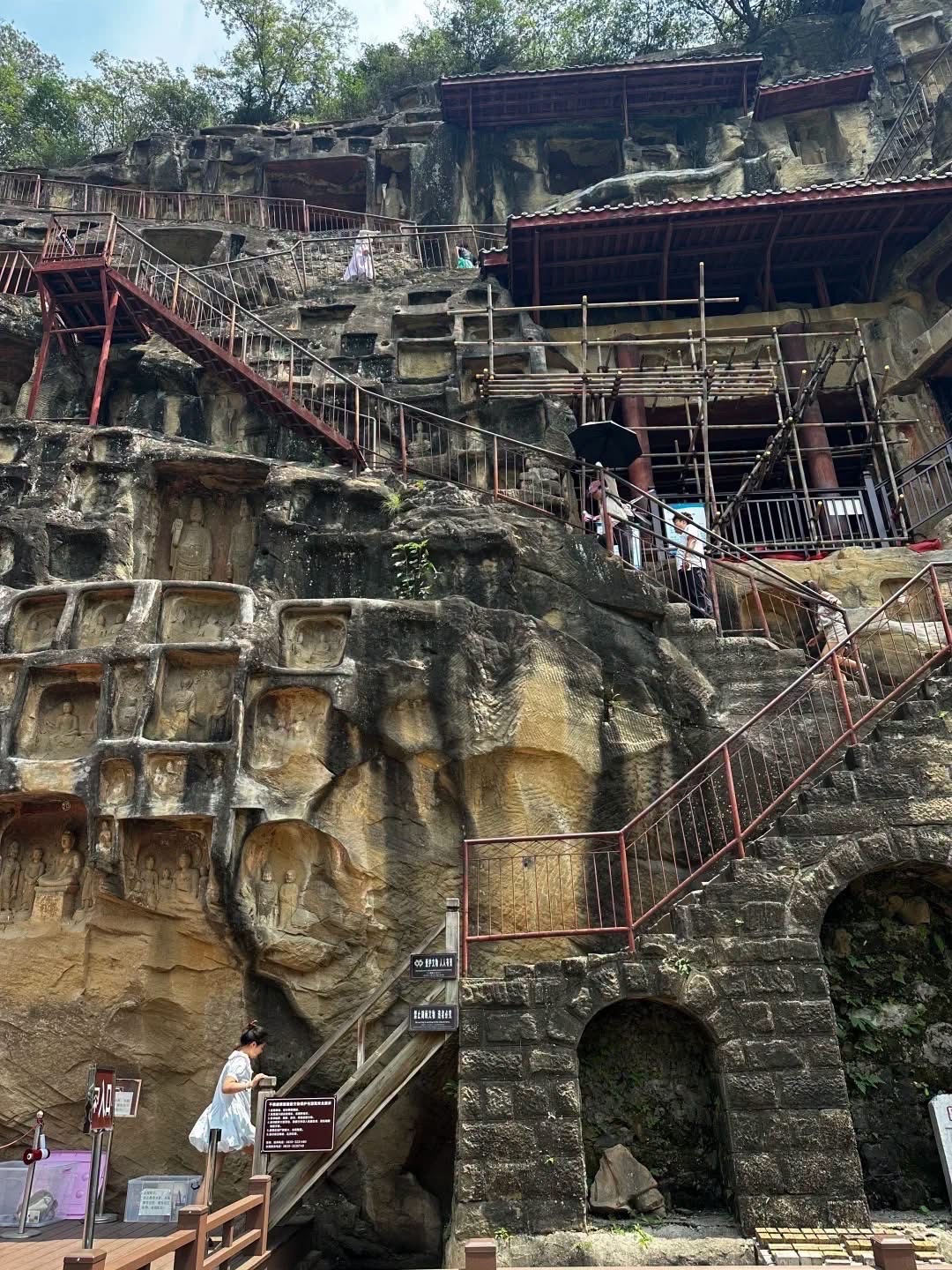 Exploring Guangyuan's Qianfo Cliff: Witness the Grandeur of Sichuan's Ancient Thousand-Year-Old Cliff Carvings!