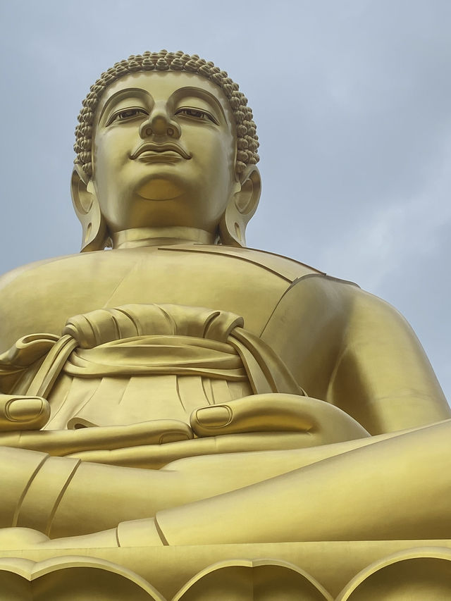 天井に広がる宇宙🪐✨🇹🇭バンコクの寺院【ワット・パークナム】