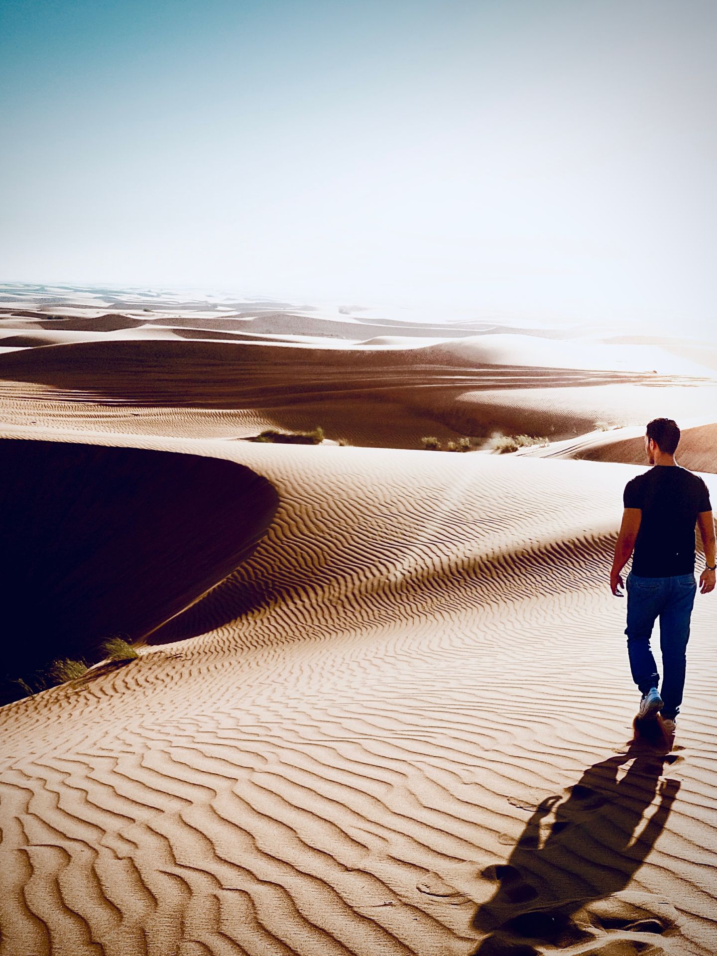 Tengger Desert Five-Lake Traverse: Chasing Twilight in the Untouched Desert Interior