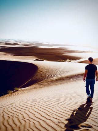 Tengger Desert Five-Lake Traverse: Chasing Twilight in the Untouched Desert Interior