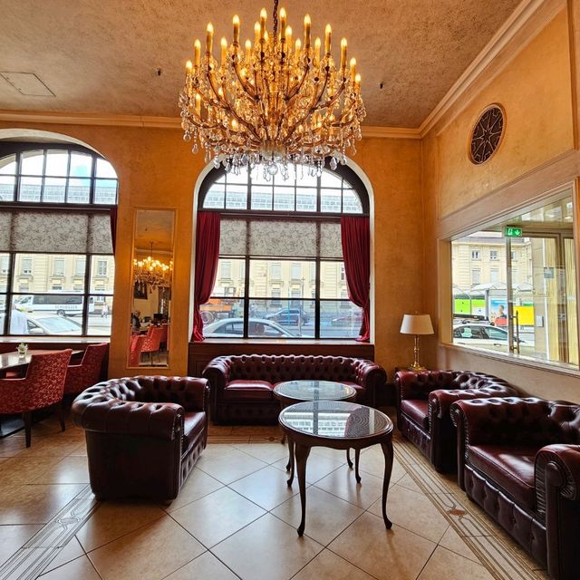 #HotelMonopol 