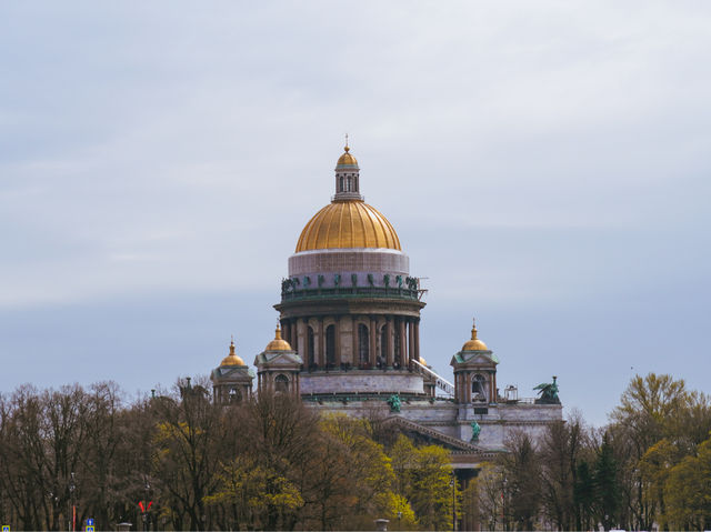 「春天的聖彼得堡，充滿活力的季節」