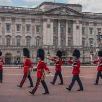 Buckingham Palace Royal guards 🏰