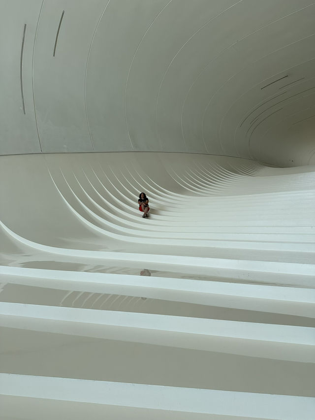 An architectural wonder: the Heydar Aliyev Center in Baku