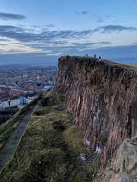 🎒🏰 Backpacker’s Guide to Edinburgh: Castles, Cobblestones & Cheap Thrills