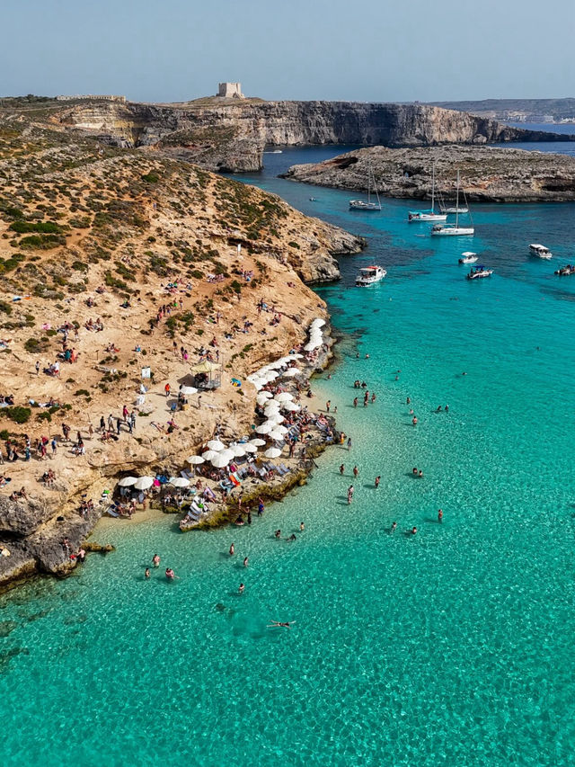 🎒🌴 Backpacker Essentials for Comino Island