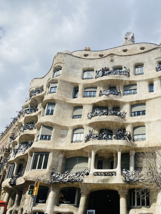 Bites, Beams, and Beauty: Falling for Barcelona