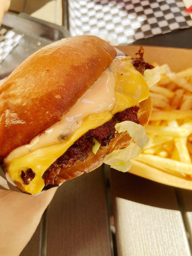 밴쿠버에서 만난 찐 스매쉬버거 맛집 🍔