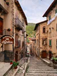 🏞️ Reflections in Lace – Scanno, Italy