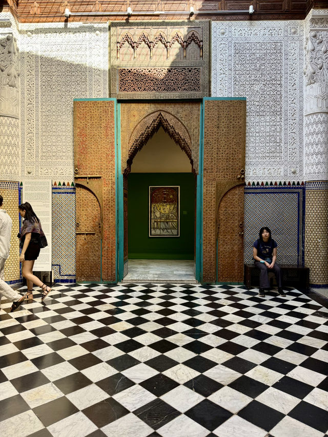 Morning Light and Coffee Aromas